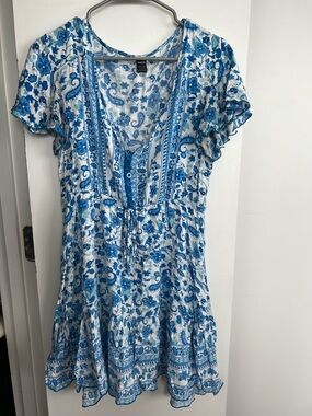 Blue and White Paisley Floral V-Neck Dress